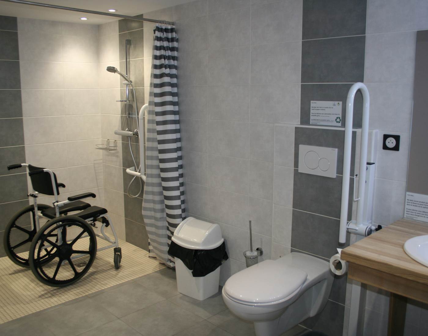 La SDB BOURGOGNE + Fauteuil de douche