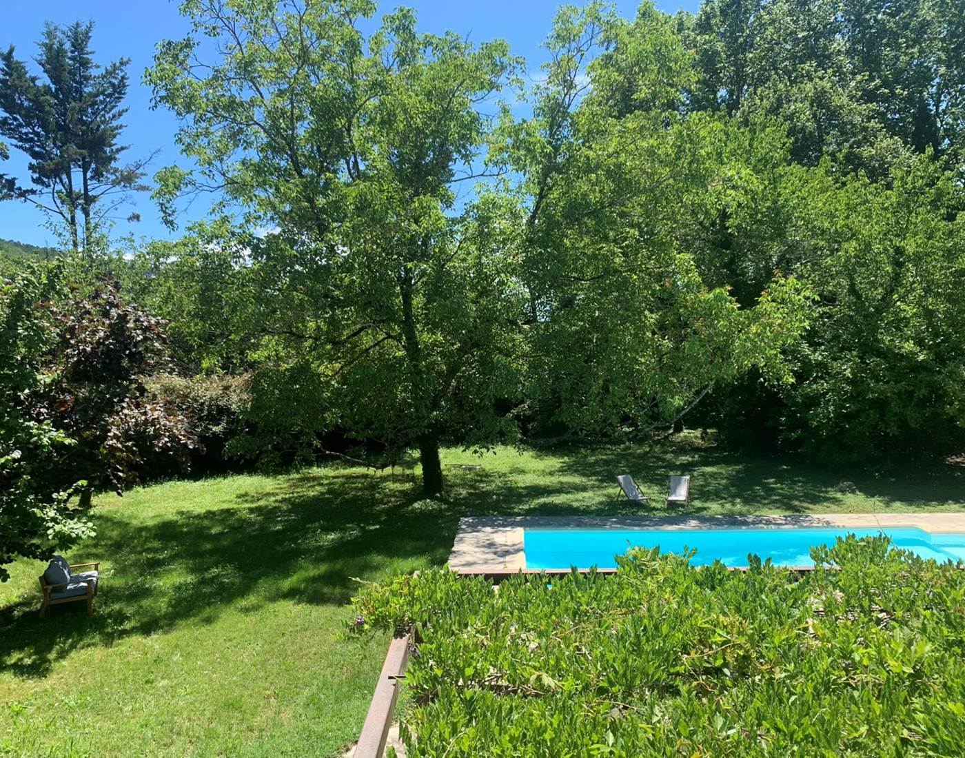 L'AUBERGE DU RANC: vue piscine