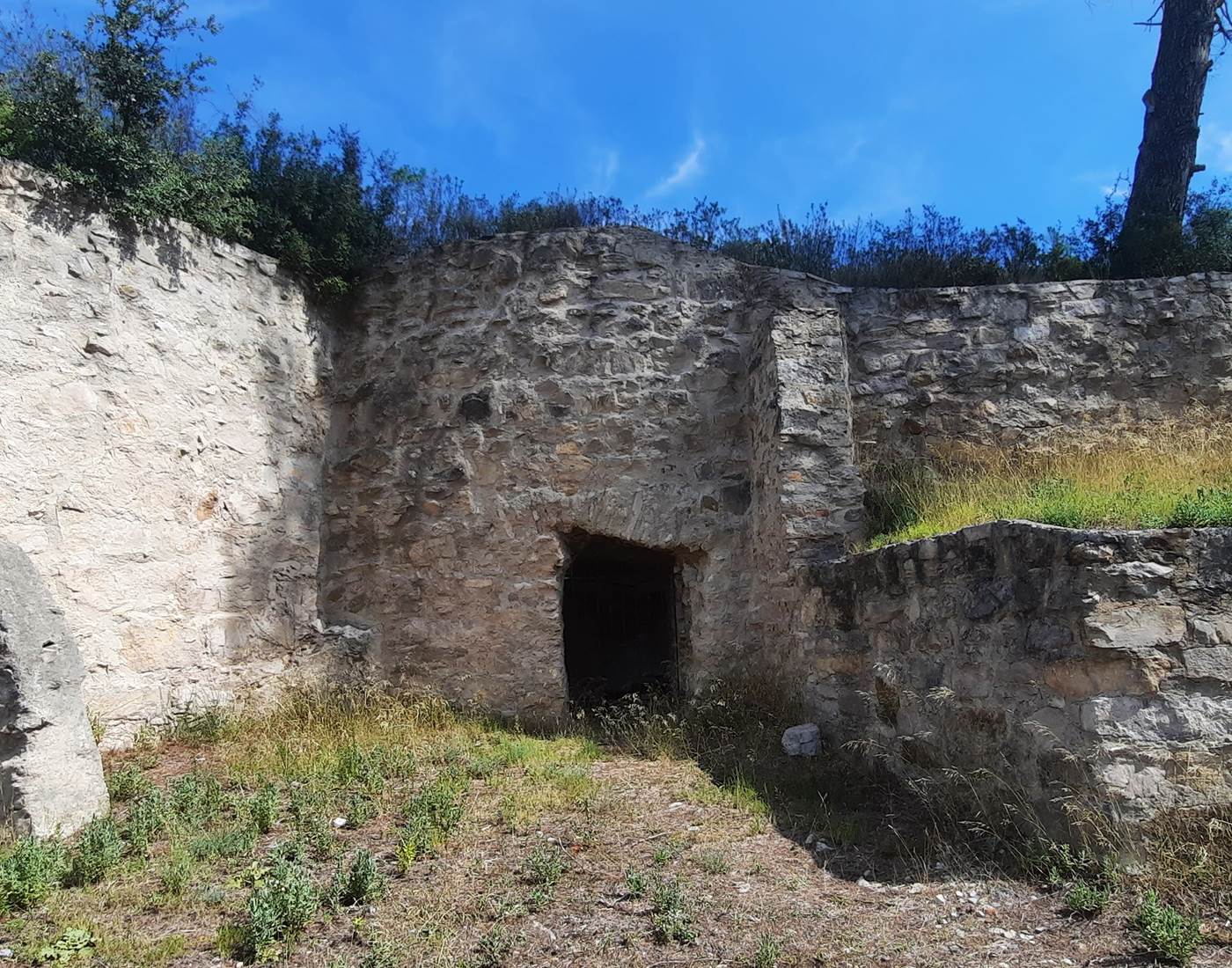 Four à Chaux: vestige à découvrir à Mailhac