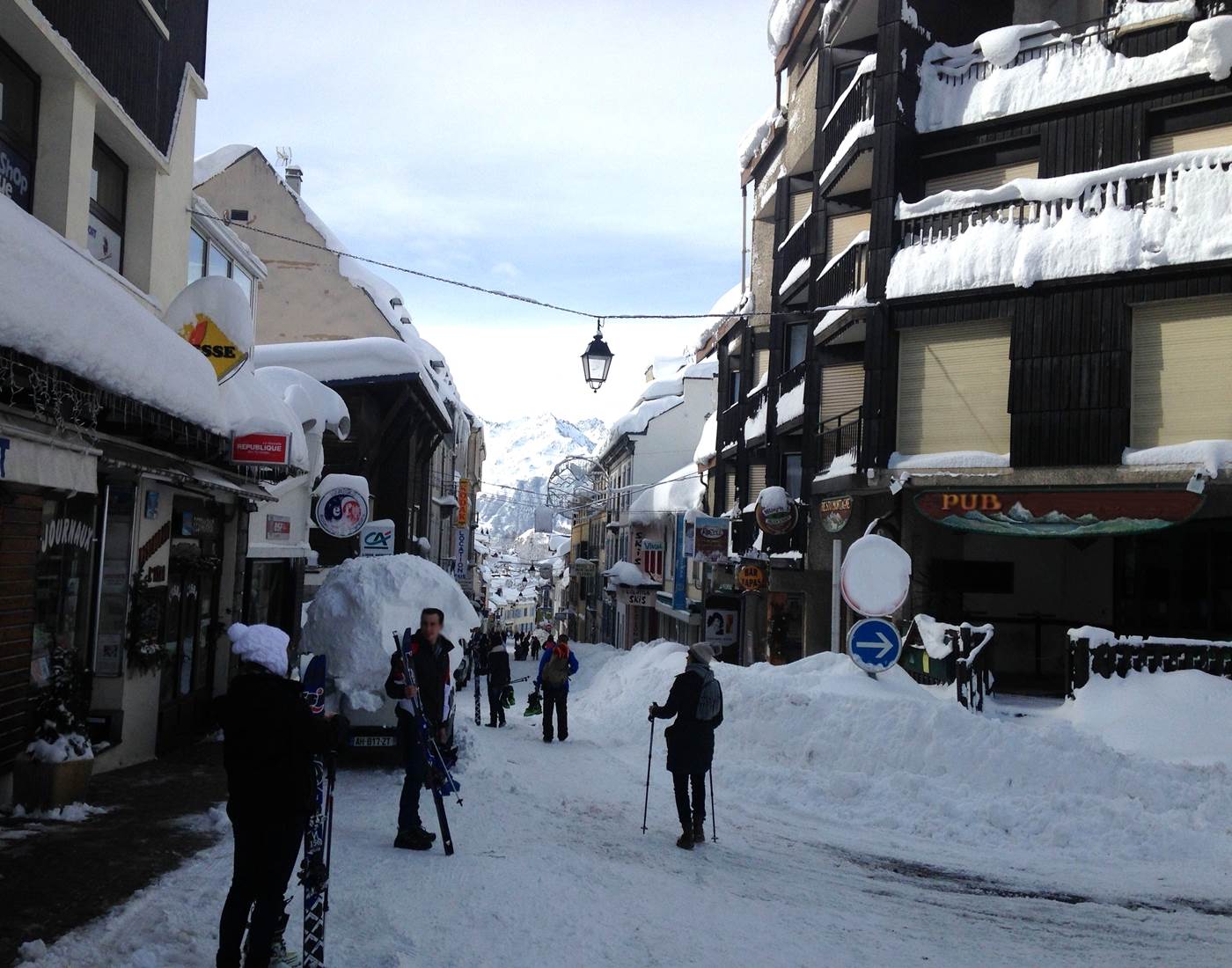 Bareges rue principale neige