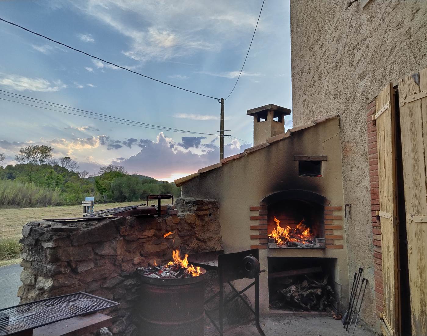 Les grillades et dégustation de vin  du Domaine Les Tuileries