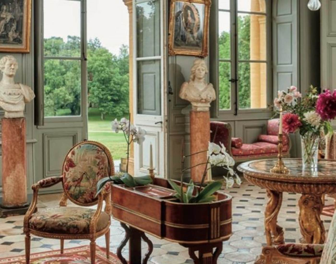 Le  château de Digoin à 24km