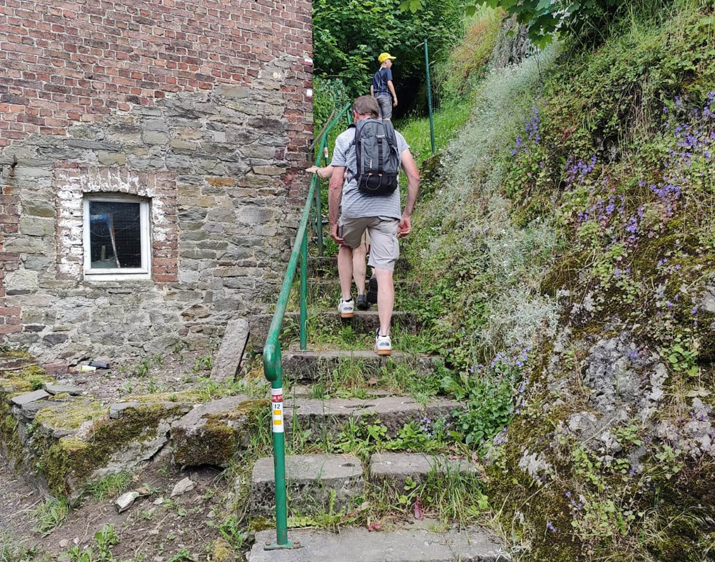 Tout le monde en rang pour la montée