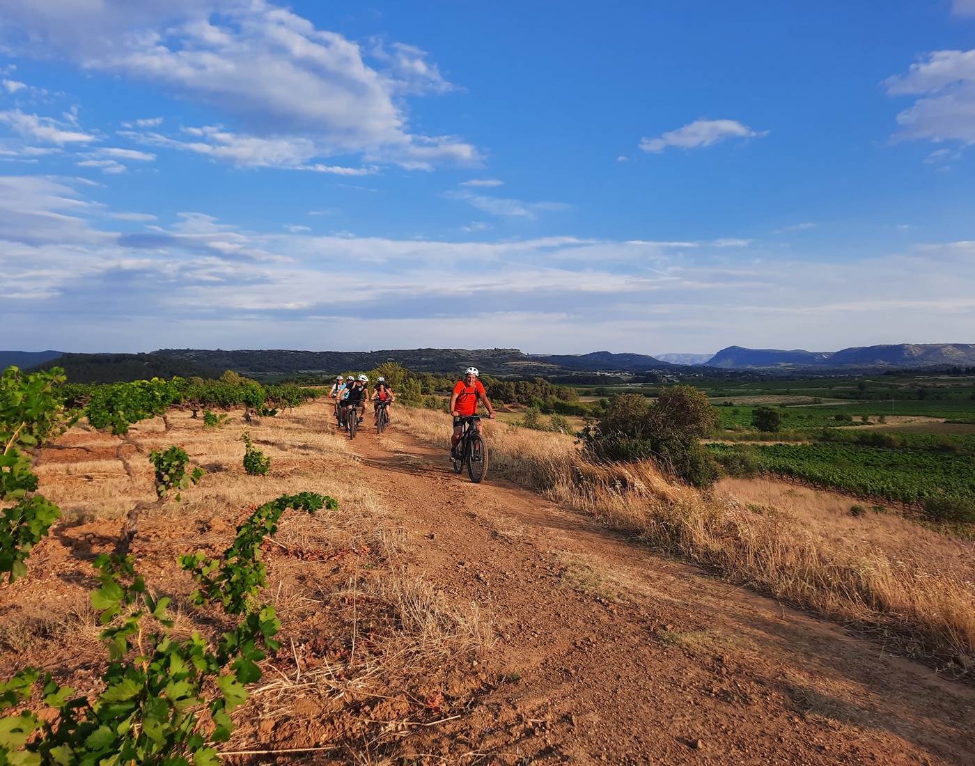 Balade dans les vignes des corbières en vtt électrique