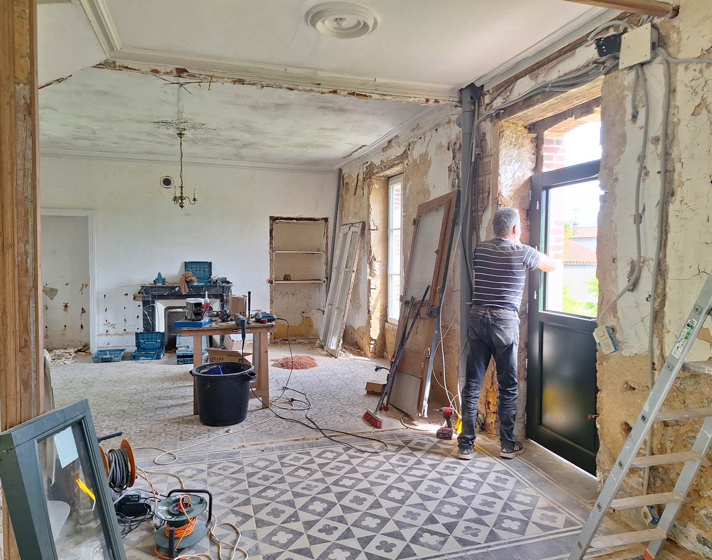 Rénovation gite de charme le quatre feuilles provche puy du fou