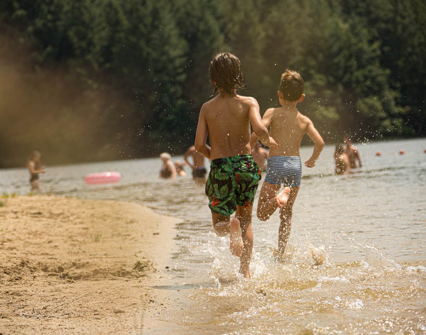 2 plages Pavillon bleu surveillées Neuvic et Liginiac