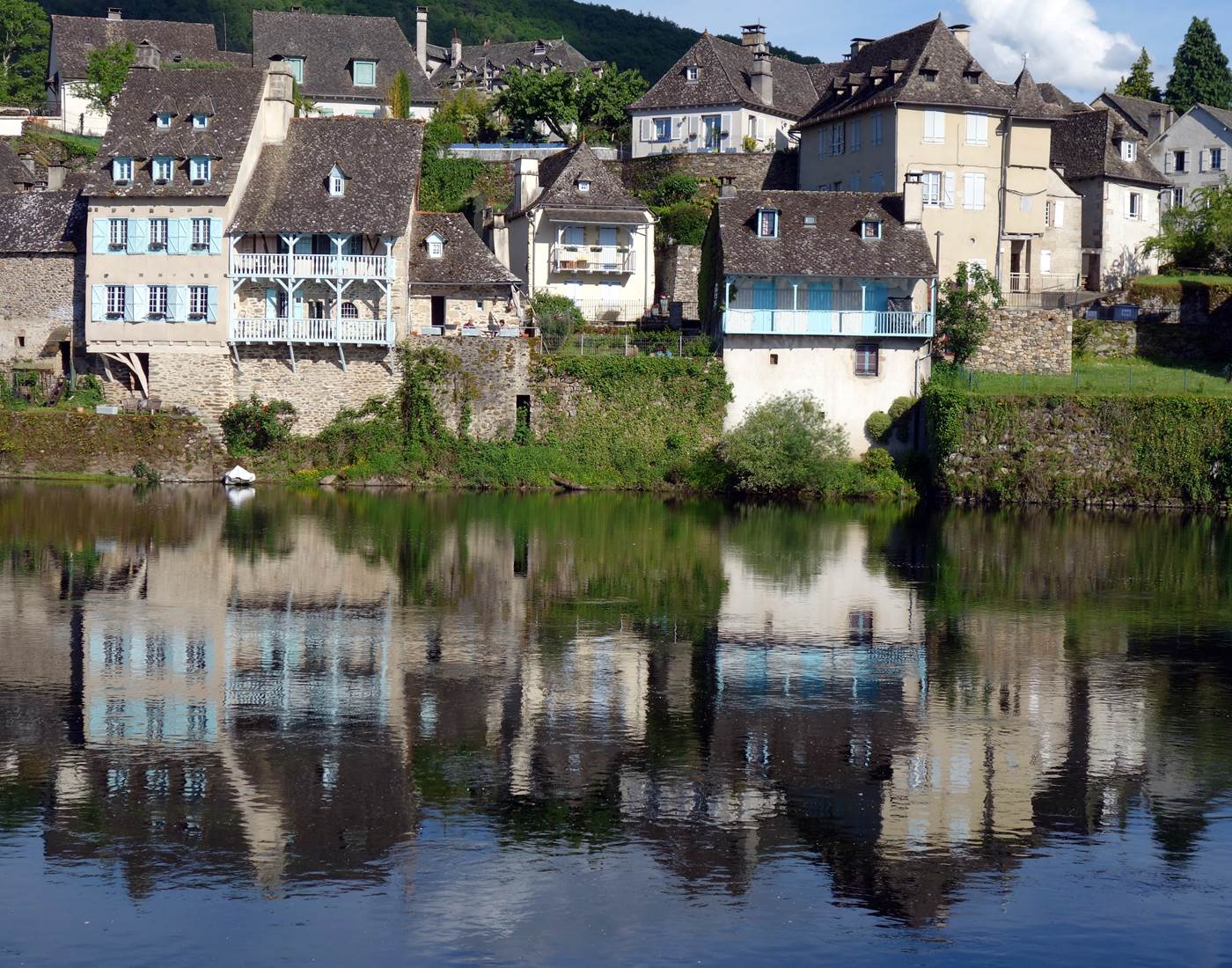 les quais d Argentat sur dordogne