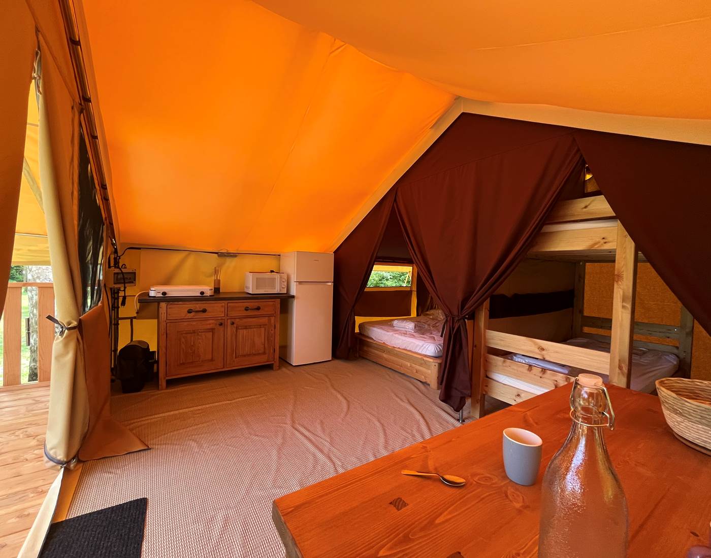 Tente aménagée 5 personnes intérieur