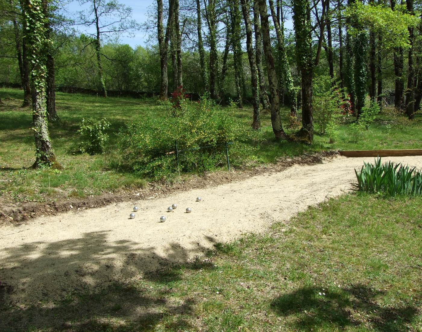 terrain petanque chambres dhotes dordogne feuillantines-page
