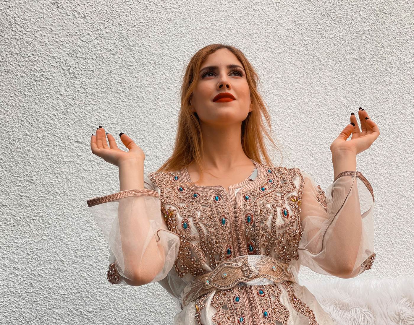 L'Élégance Marocaine : Une Ode à l'Art Vestimentaire