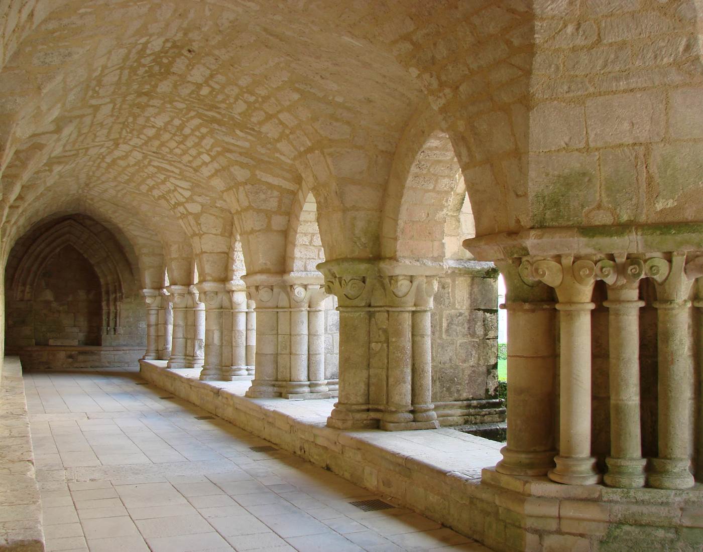 Cloitre de l'Abbaye de Nieul