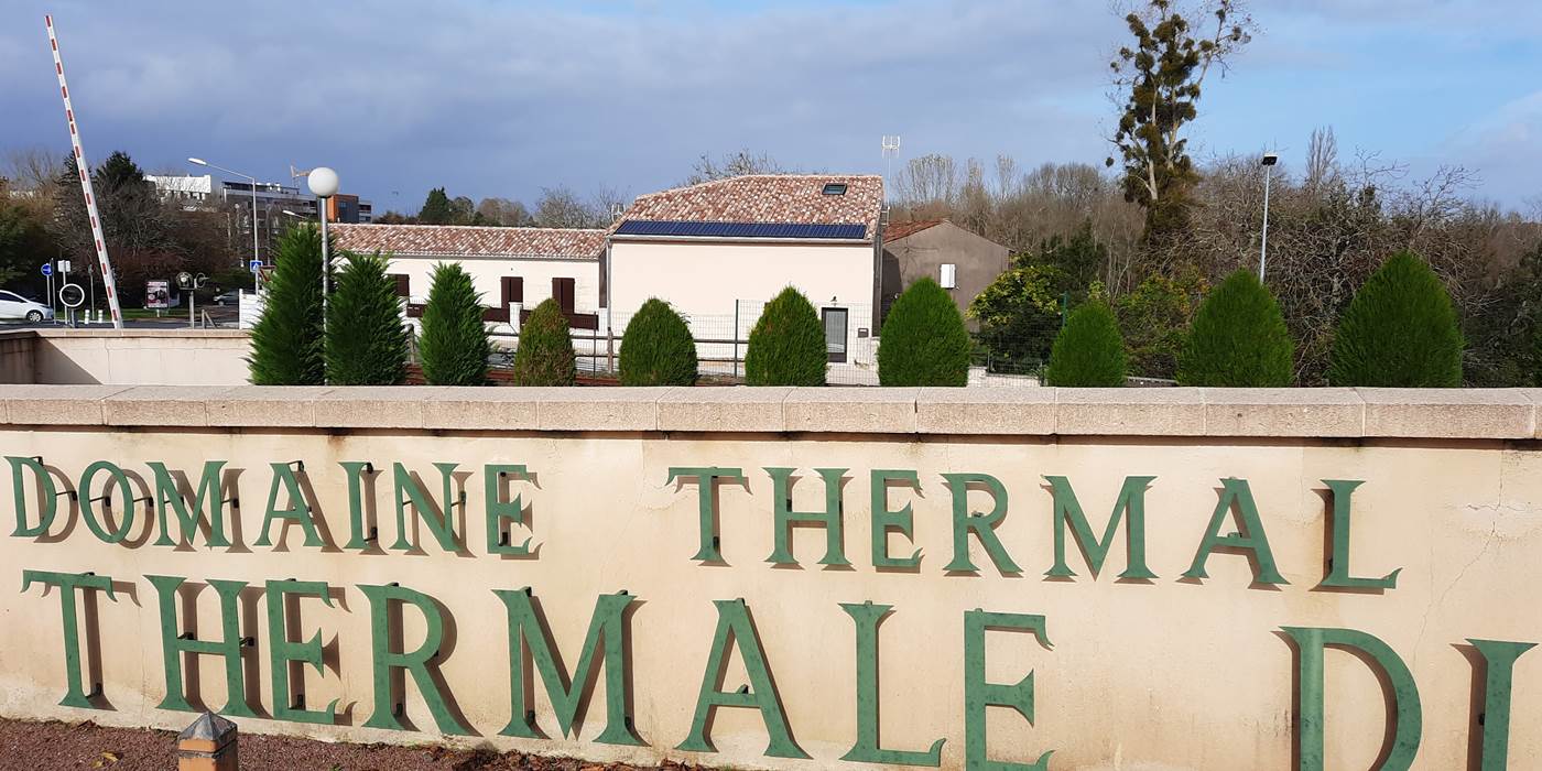 Résidence Heurtebise - Vue de l'entrée des Thermes