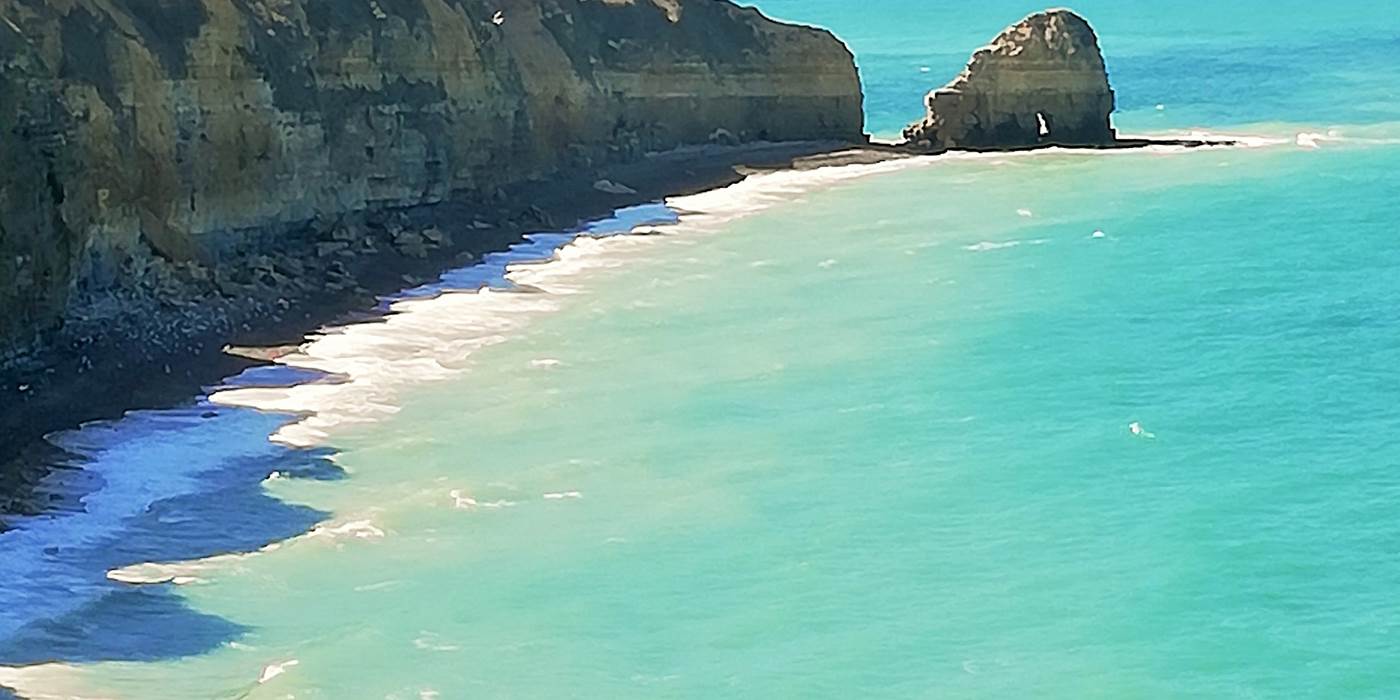 pointe-du-hoc-tranchées-cratère-de-bombardement-falaises-escaliers-et-échelles-utilisées-par-les-rangers-américains-éducatifs