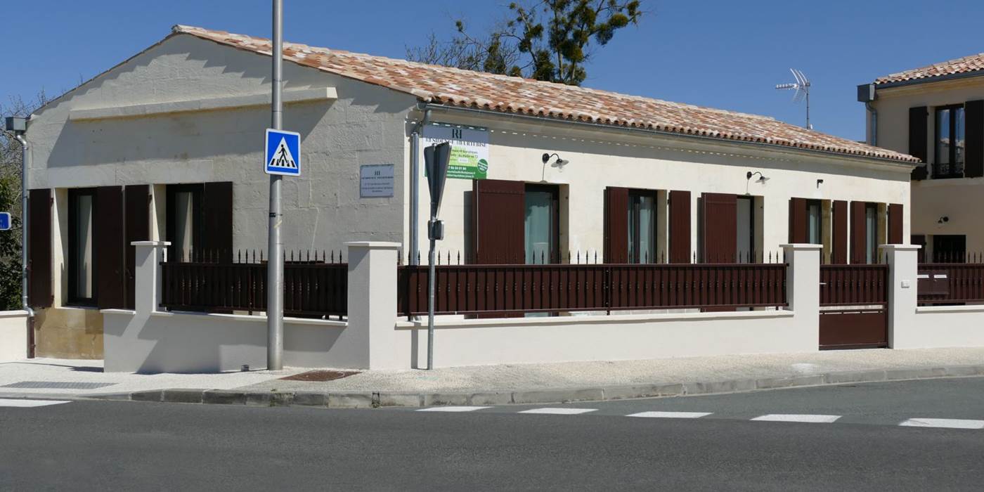 jonzac résidence heurtebise - locations studio et appartements pour la cure thermale et les vacances