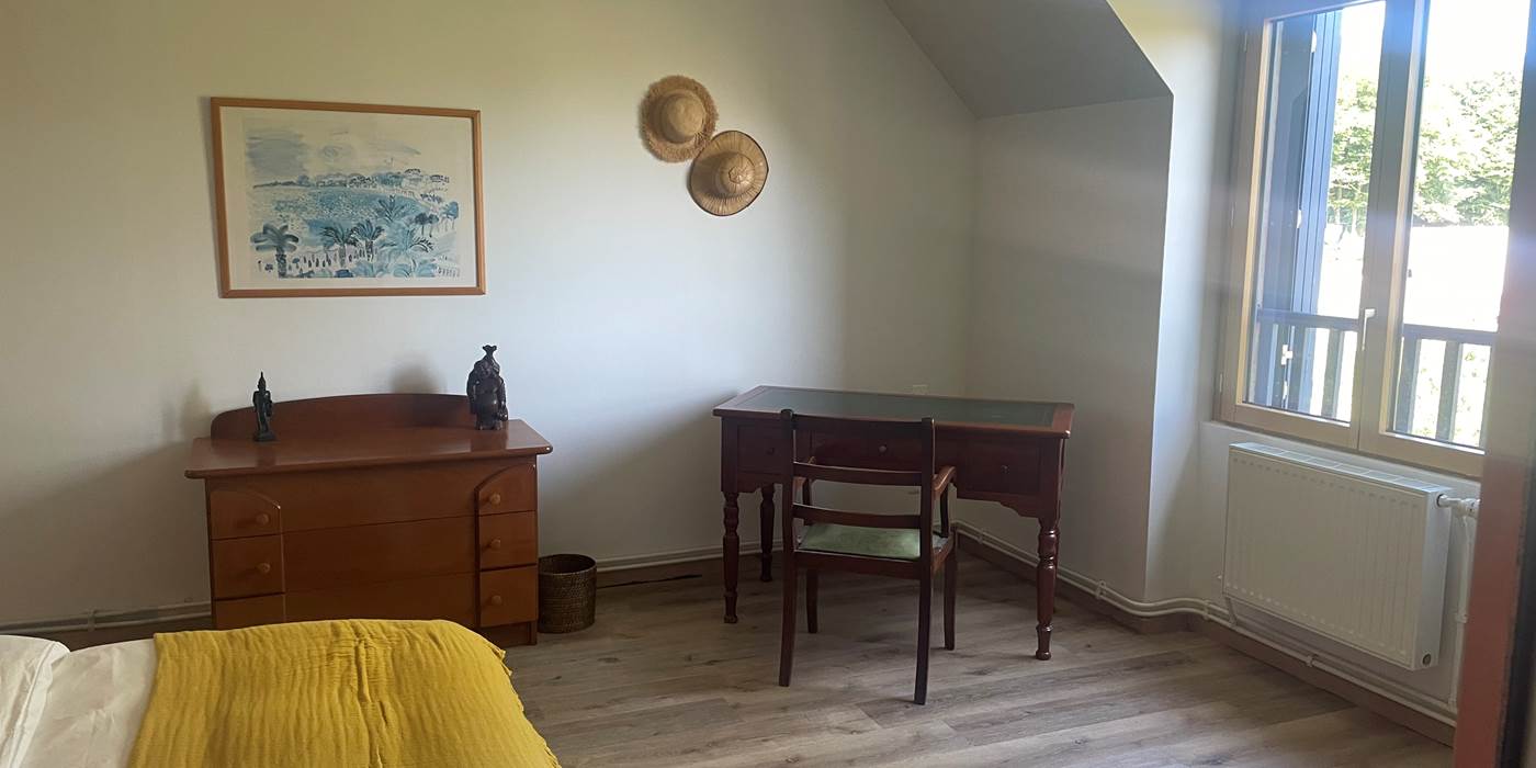 chambre-confort-la-perruche-hotes-normandie-jardin
