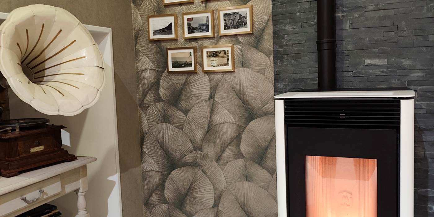 ambiance-cheminée-confort-salon-cosy-avec-cheminée-coin-du-feu-charme