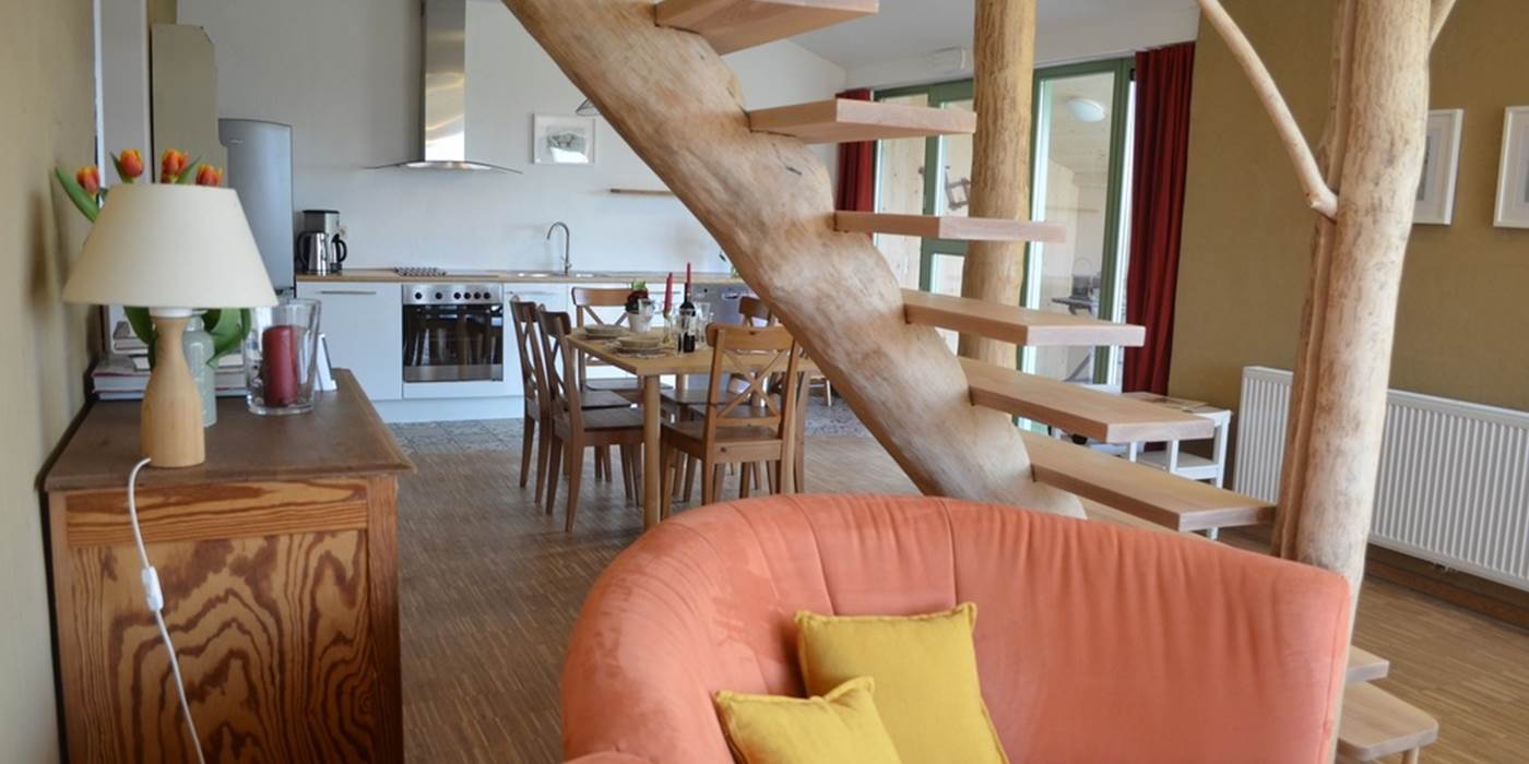 GITE de 2 à 5 personnes cuisine, salleà manger et salon avec vue panoramique
