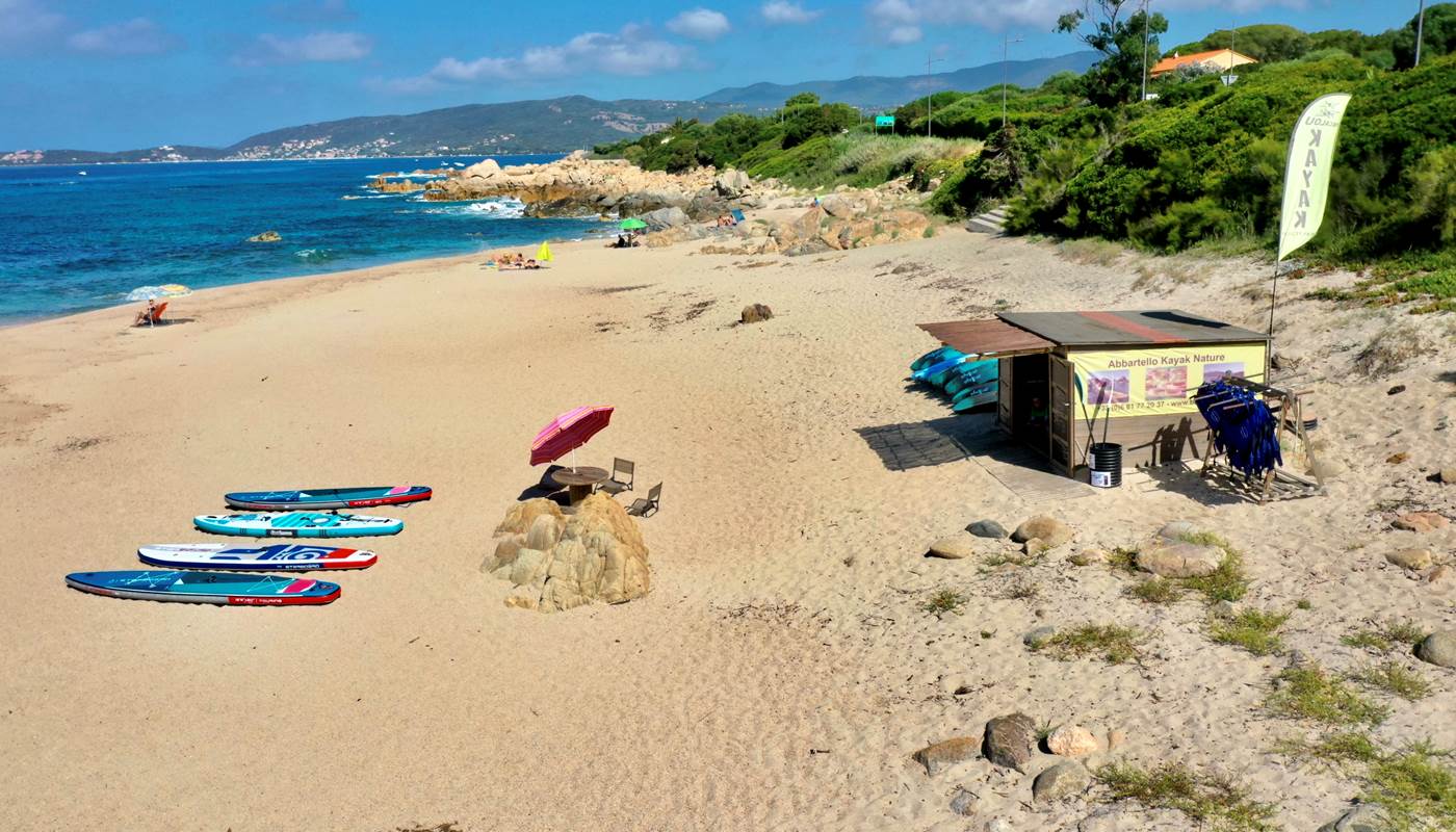 Abbartello kayak Corse paillotte vue Porto Pollo-photo-page