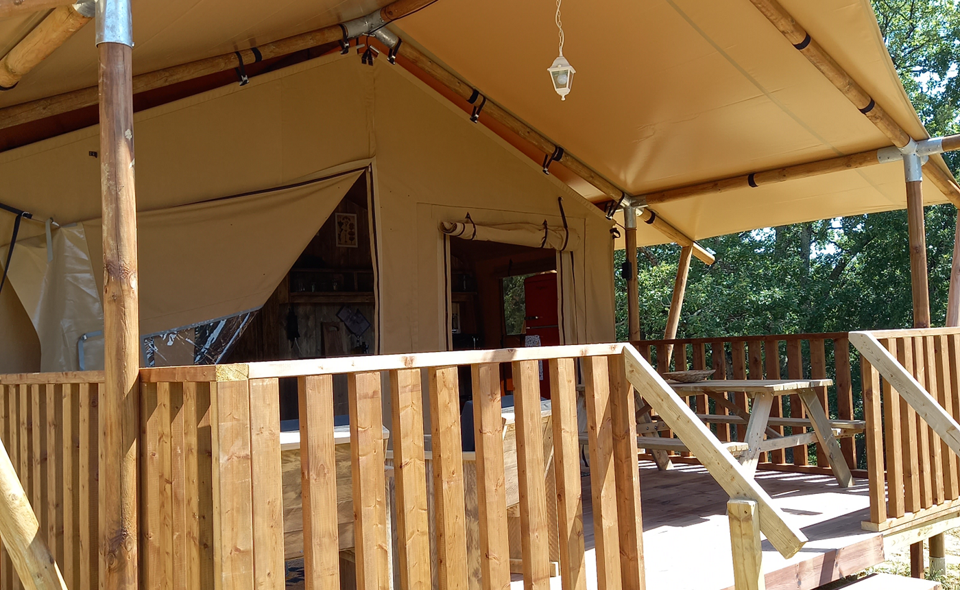 Eco lodge extérieur la Ferme du hitton Gers glamping