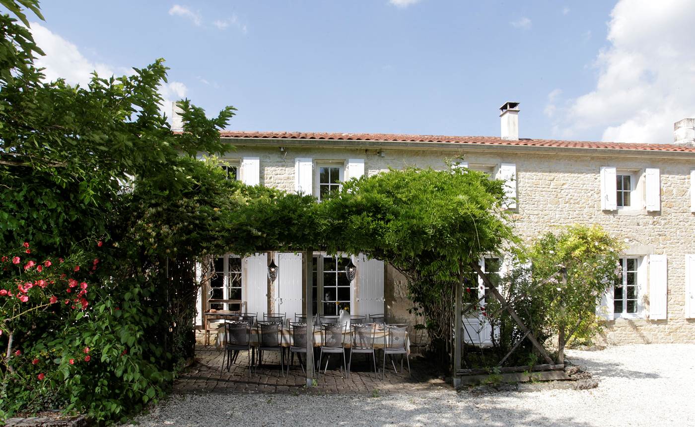 FAÇADE DE LA MAISON