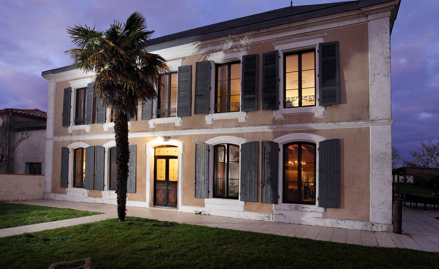 FAÇADE DE LA MAISON