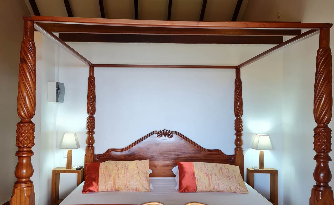 Chambre HIBISCUS, lit à Baldaquin