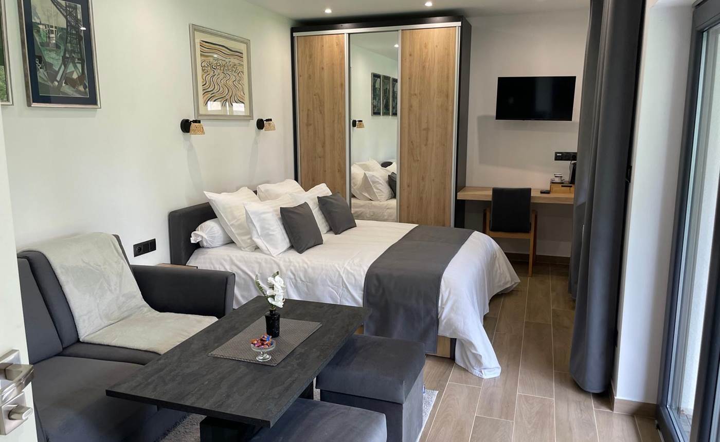 7050a95c-1dba-414f-87bd-7f2ad4177422