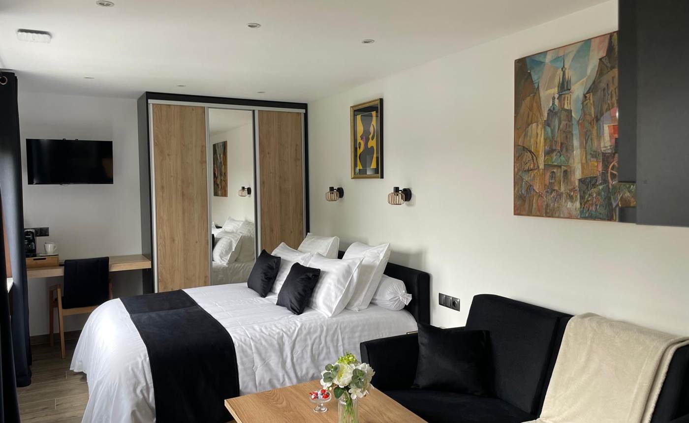 12c57e85-f599-4c1d-9933-a4f42e61d7a1