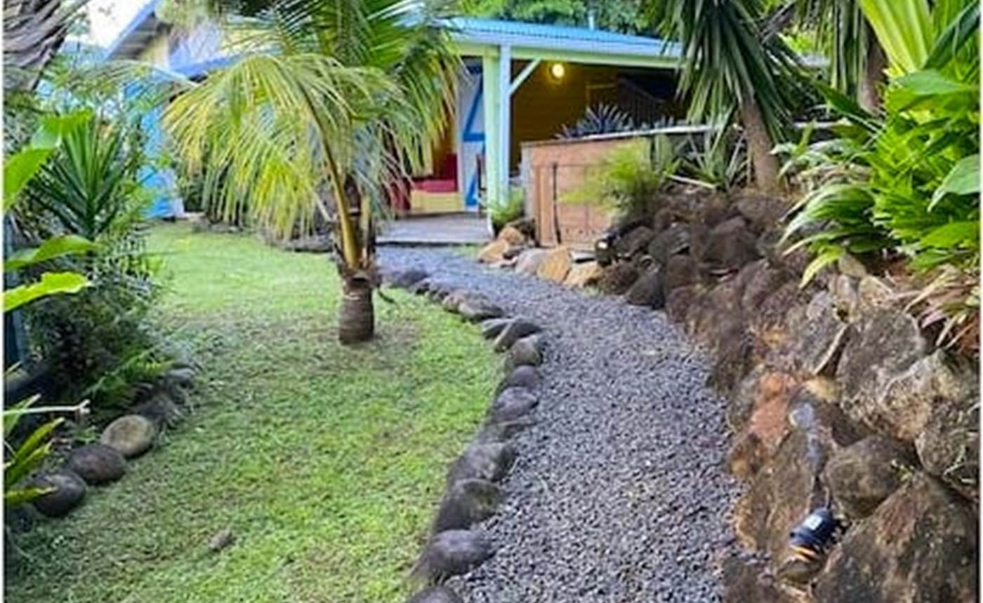 Chemin d'accès depuis le parking privatif