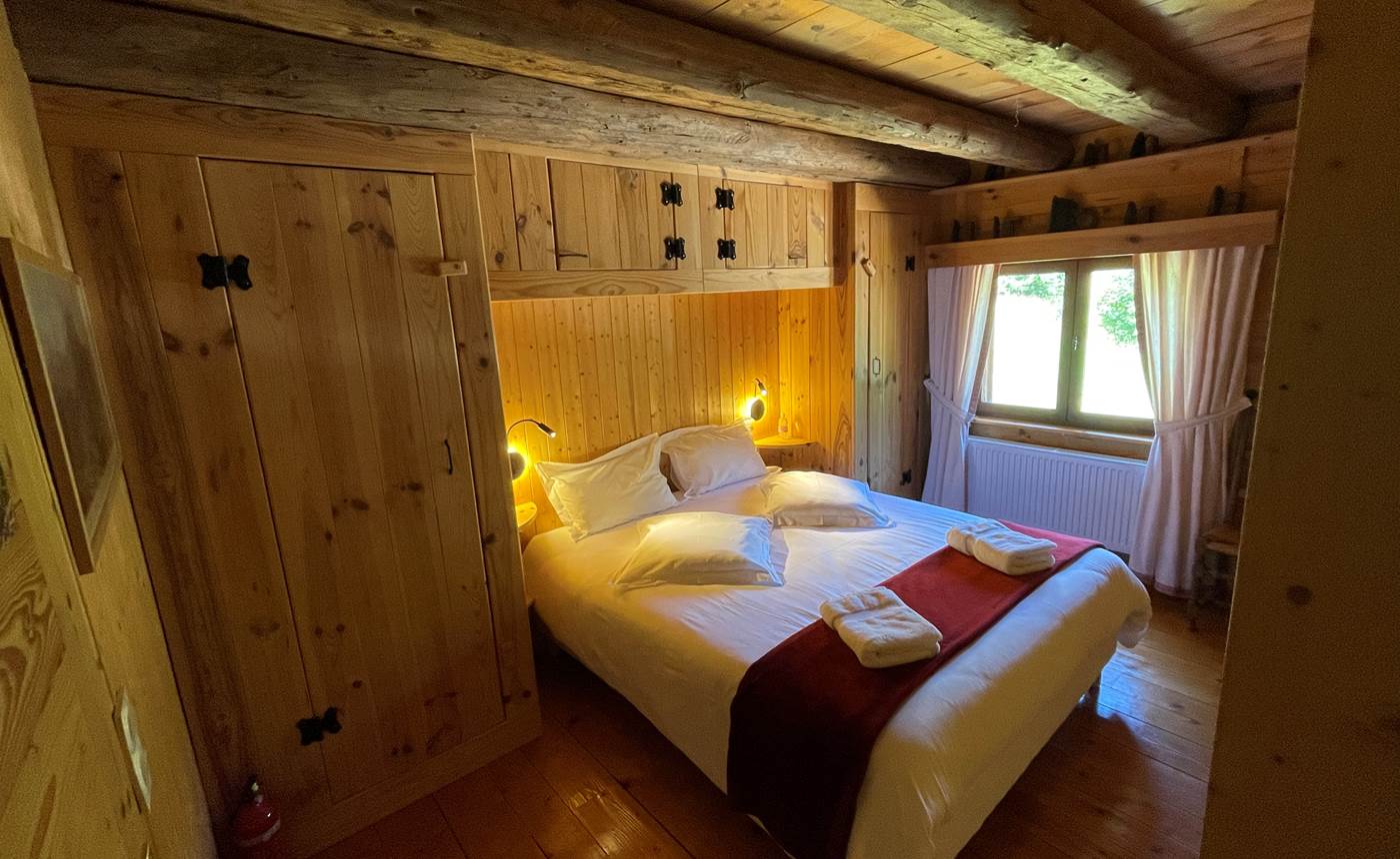 Chambre Confort Rhodiole de caractère - 1 lit Qeen size 160x200