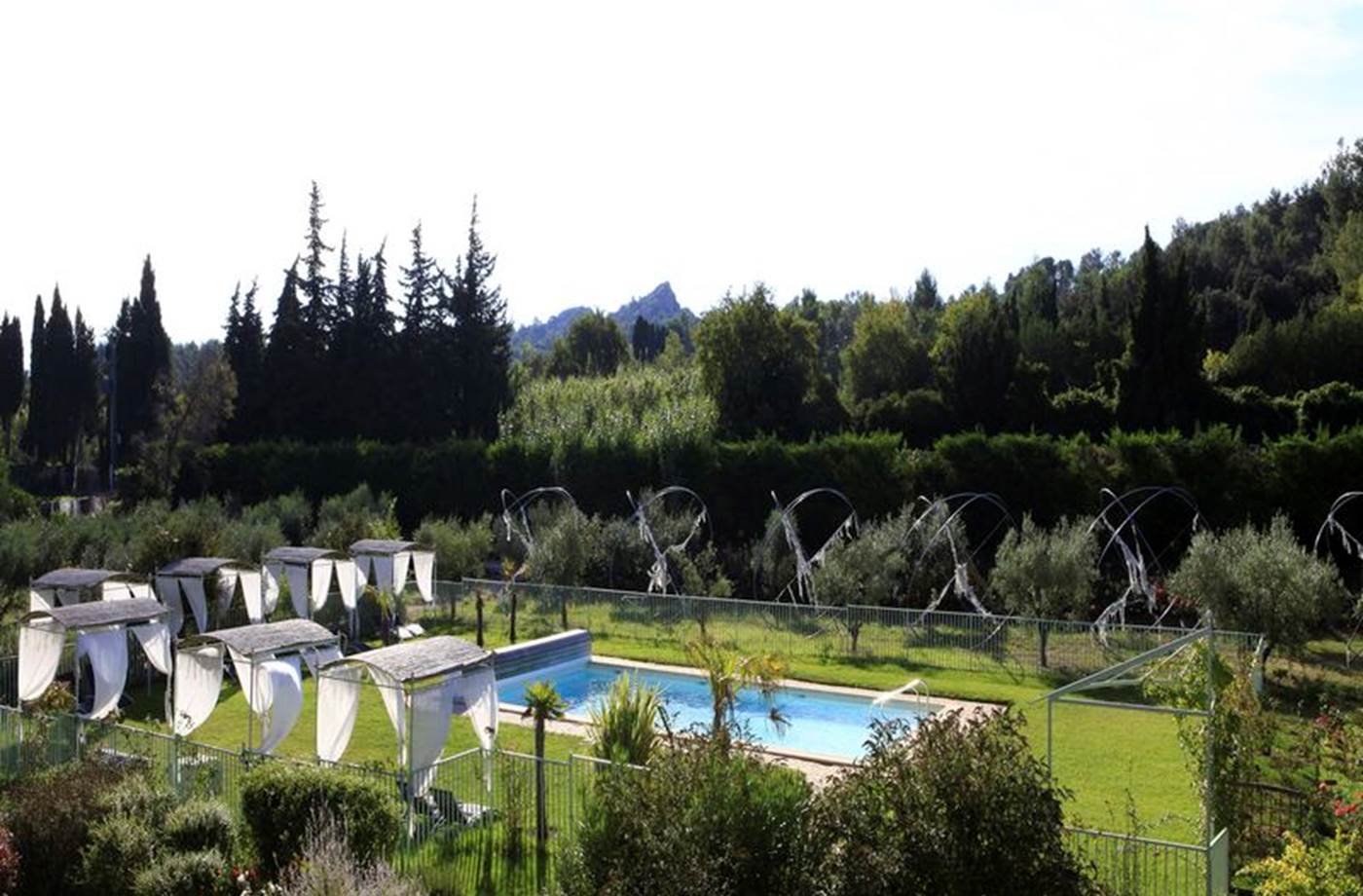 Calme et détente autour de la piscine sans vis à vis
