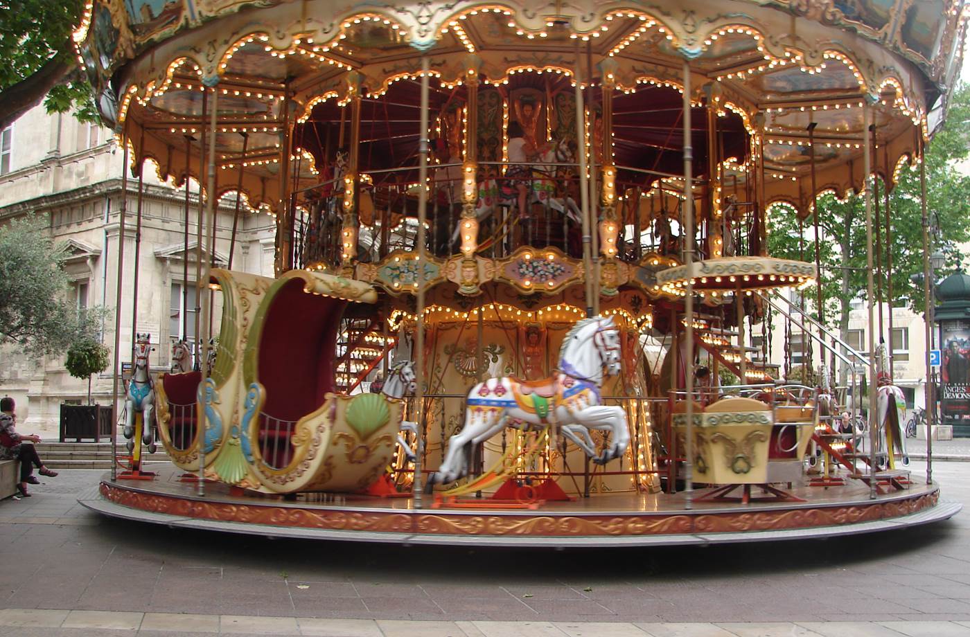 Avignon détails de la place