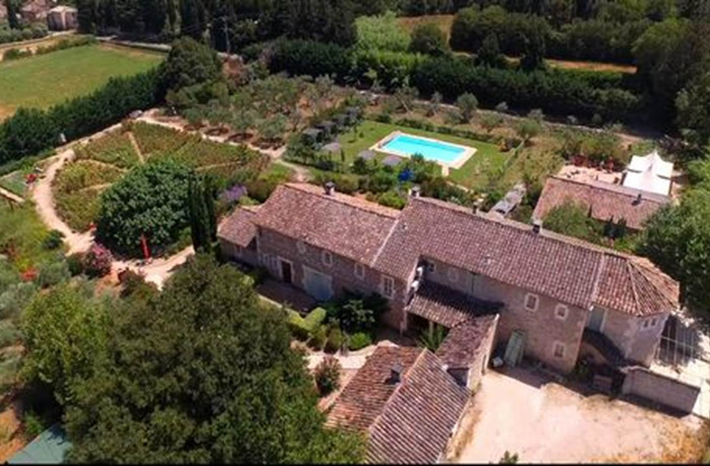 vue aérienne du mas des figues