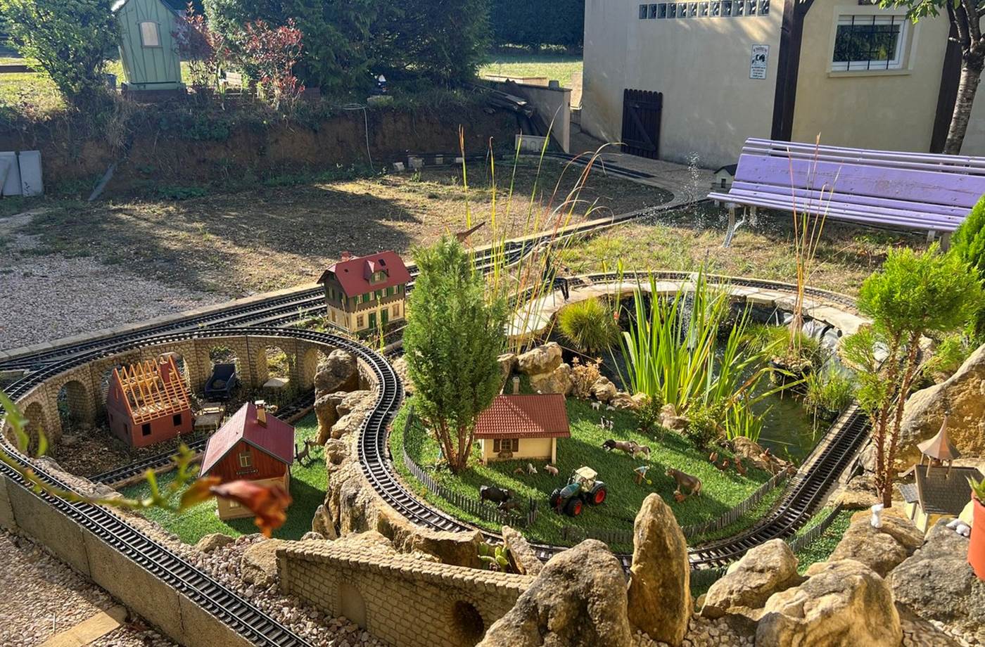 Le circuit autour du bassin