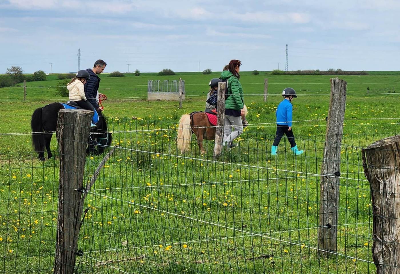 345822512_1419793675505702_5987746463141861646_n