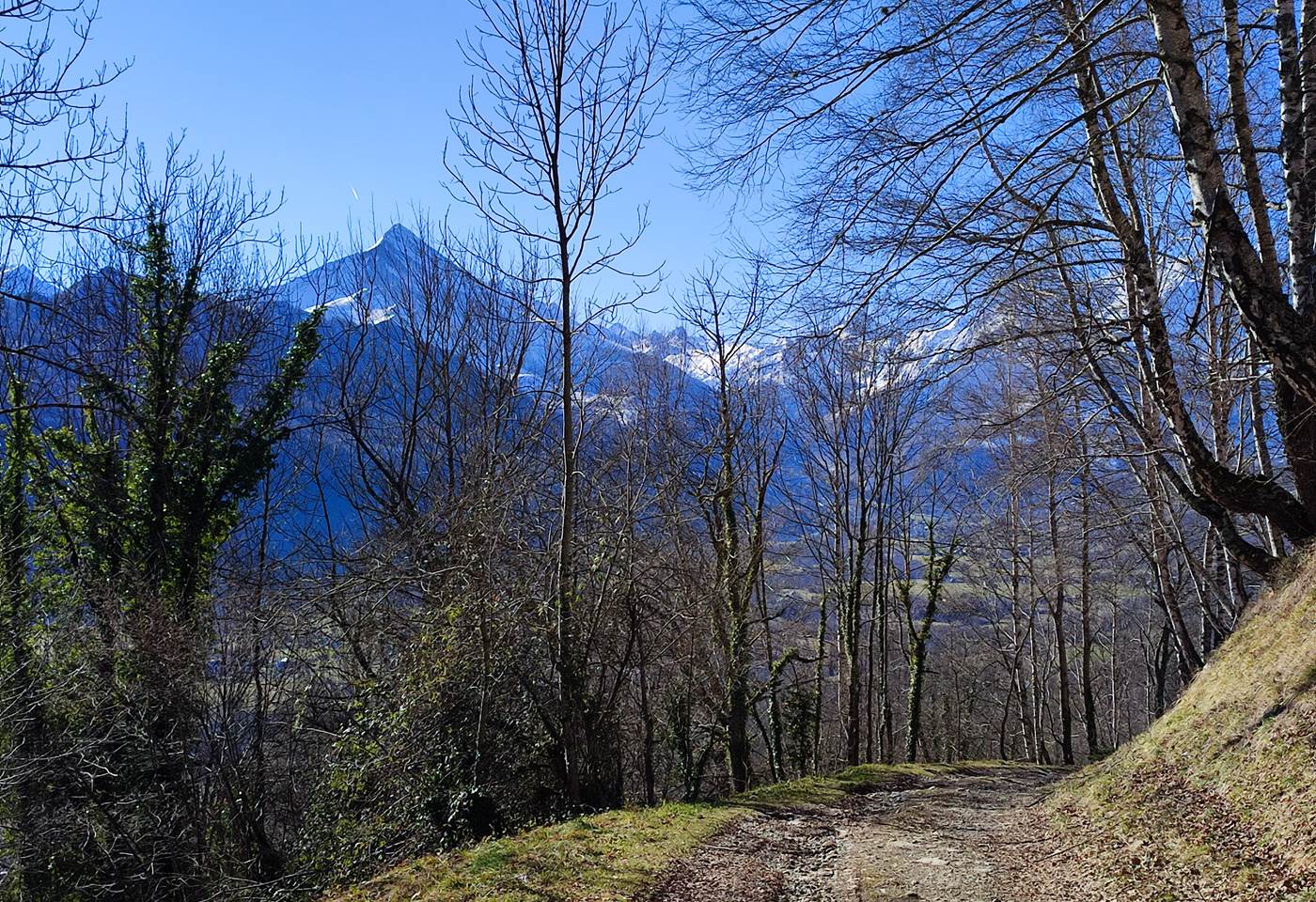 Les sentiers de Ouzous