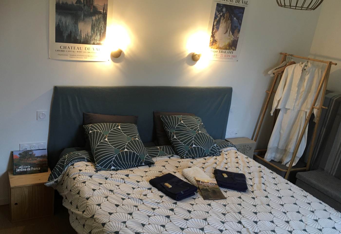 pipistrelles19-chambreshotes-lacdesechemaille-doucheitalienne-meymac