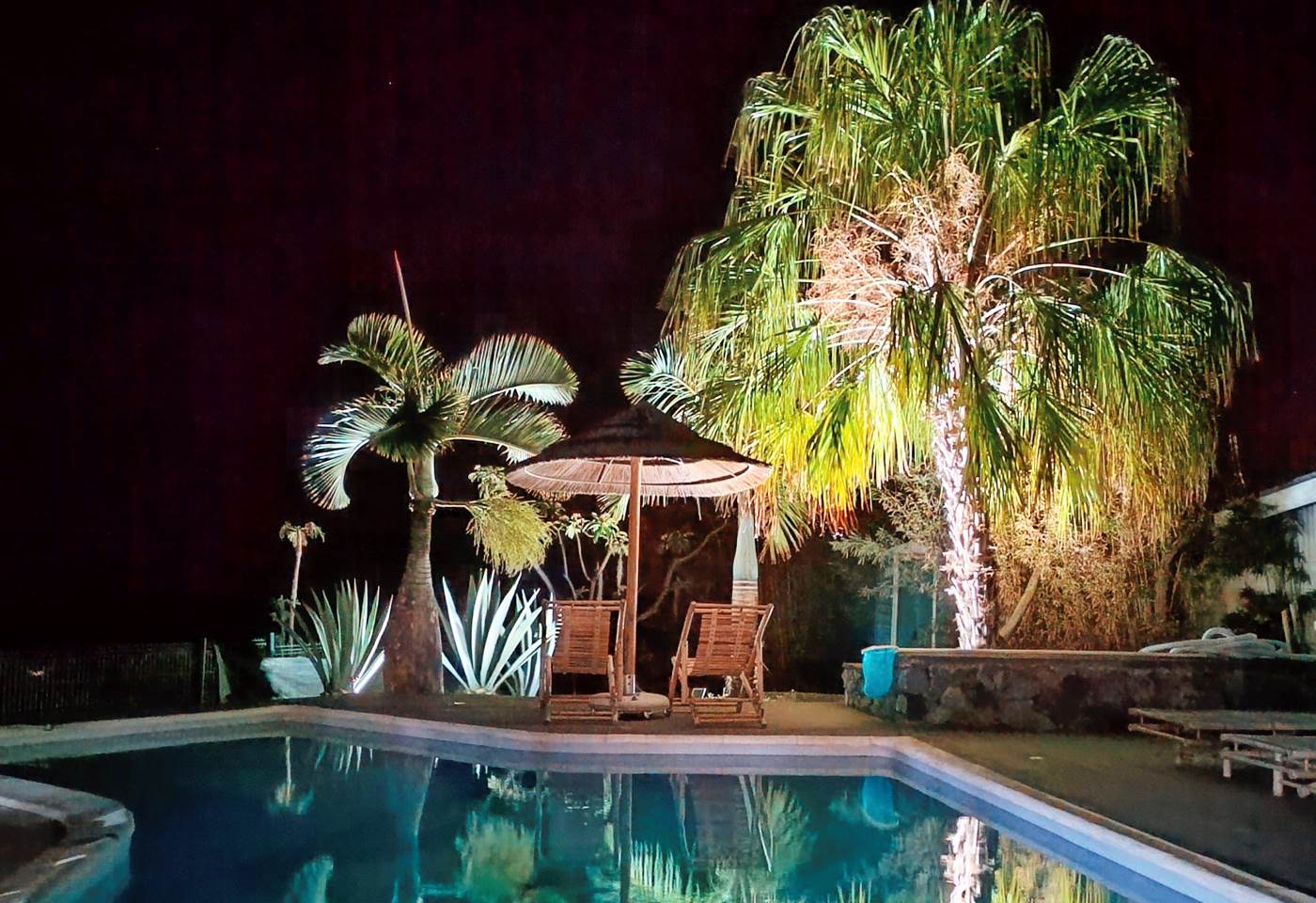 La piscine vue de nuit