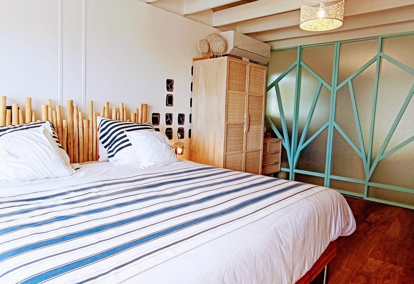 Suite parentale RDC très spacieuse (30m2), lumineuse