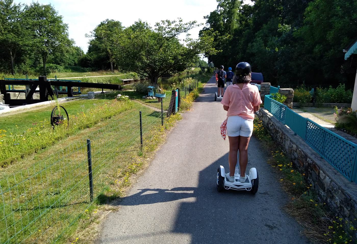 Equipe en circulation , passage écluse entre Betton et Saint Grégoire