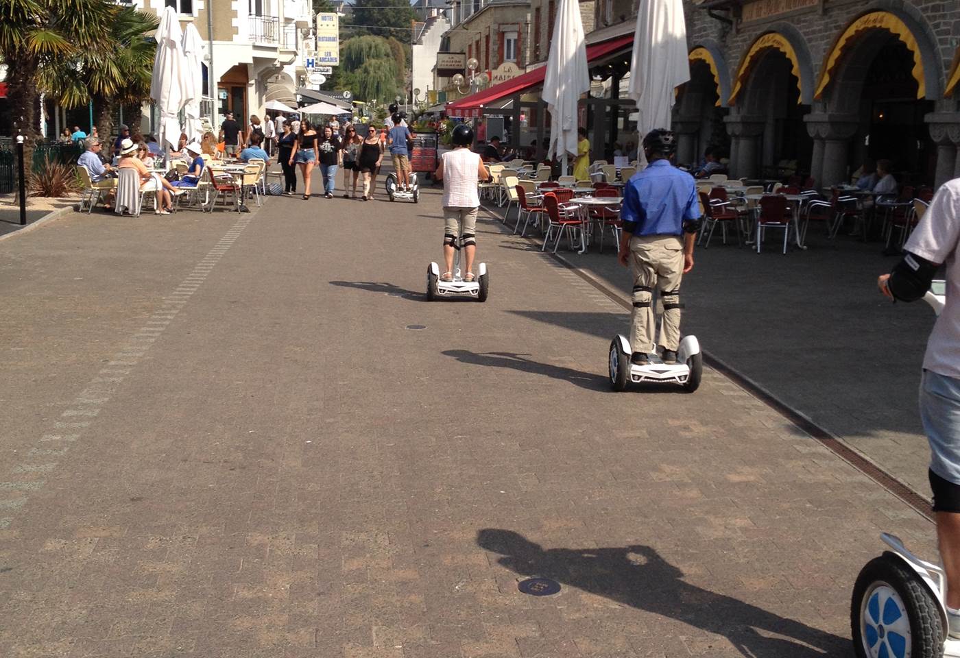 Equipe pilotes rue piétonne Saint Cast le Guildo. Août 2017.