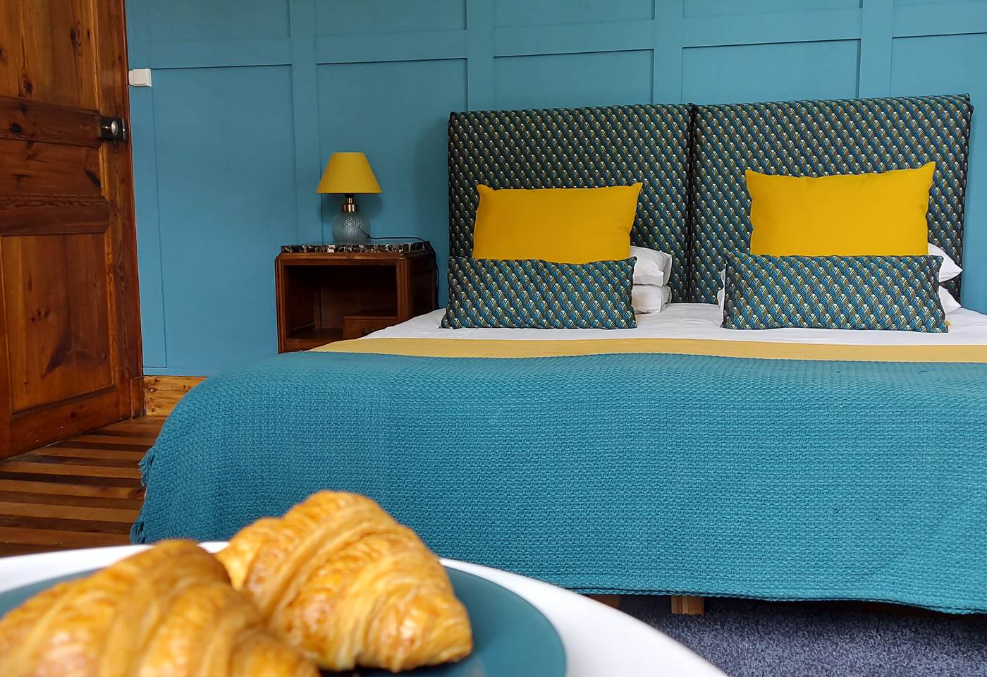 Peyresourde bedroom king bed - 1st floor