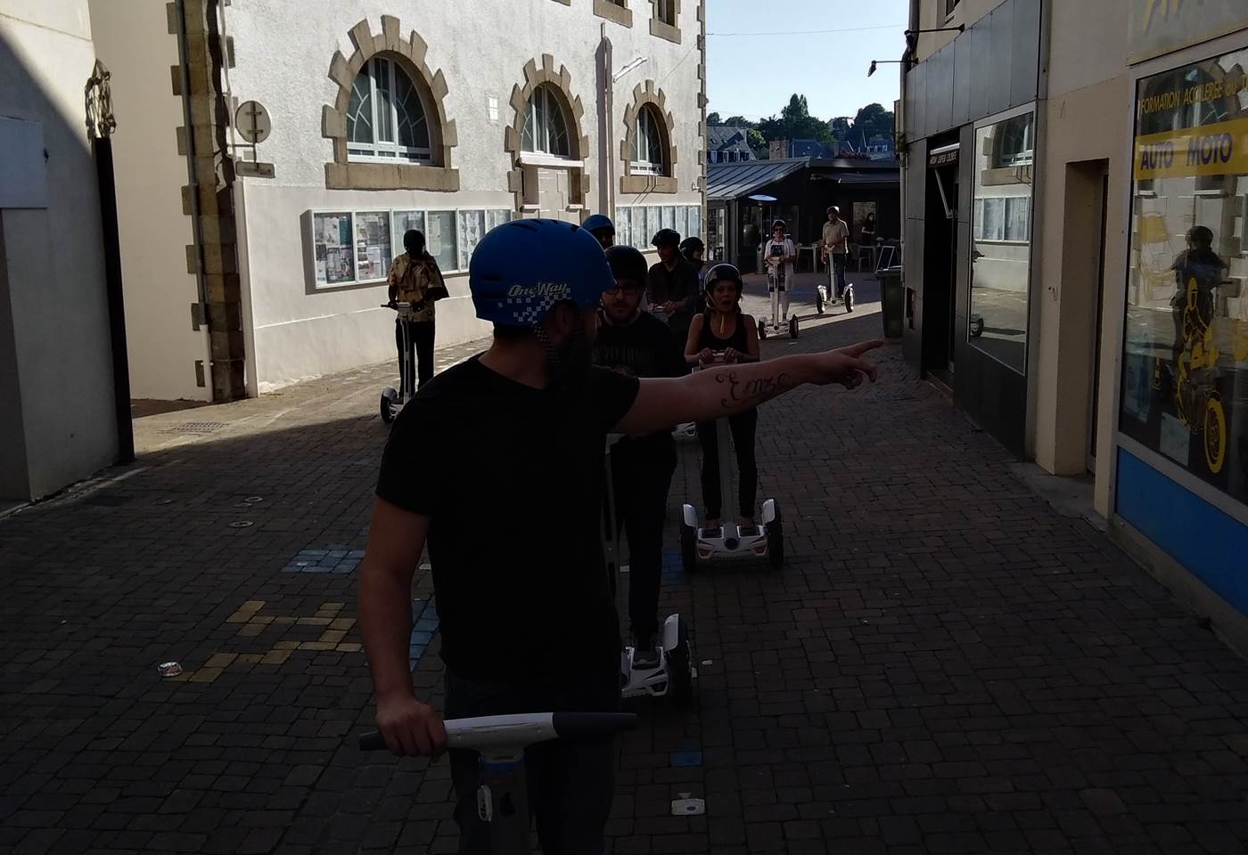 Balade gyropode , rue piétonne de Binic . 08/2018