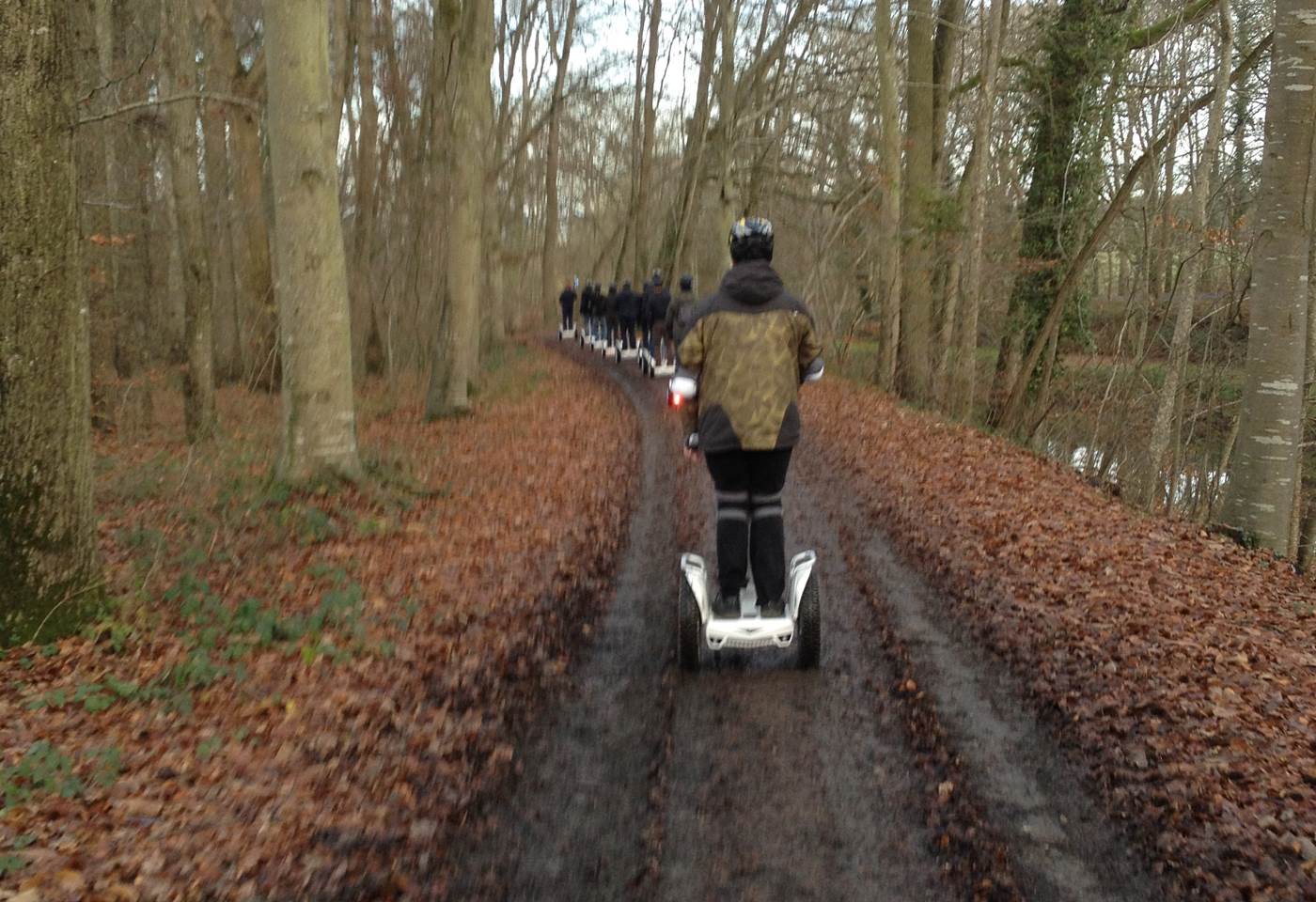 Une belle colonne de pilotes en route vers l'étang de Bazouge . 12/2017