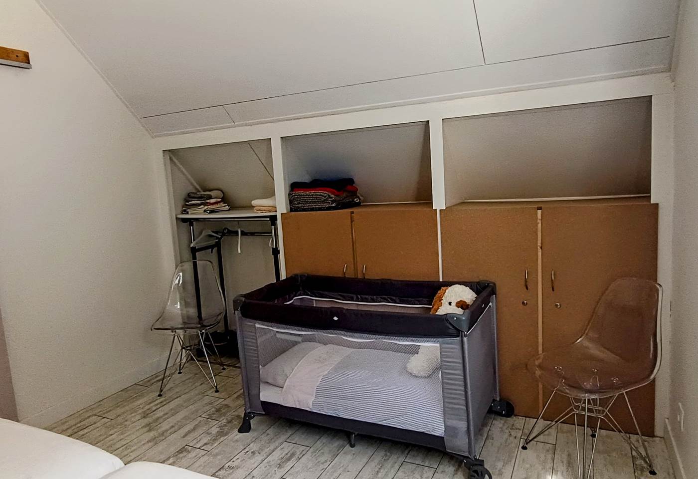 Chambre 2 au 1er étage avec lit Bébé parapluie (sur demande)