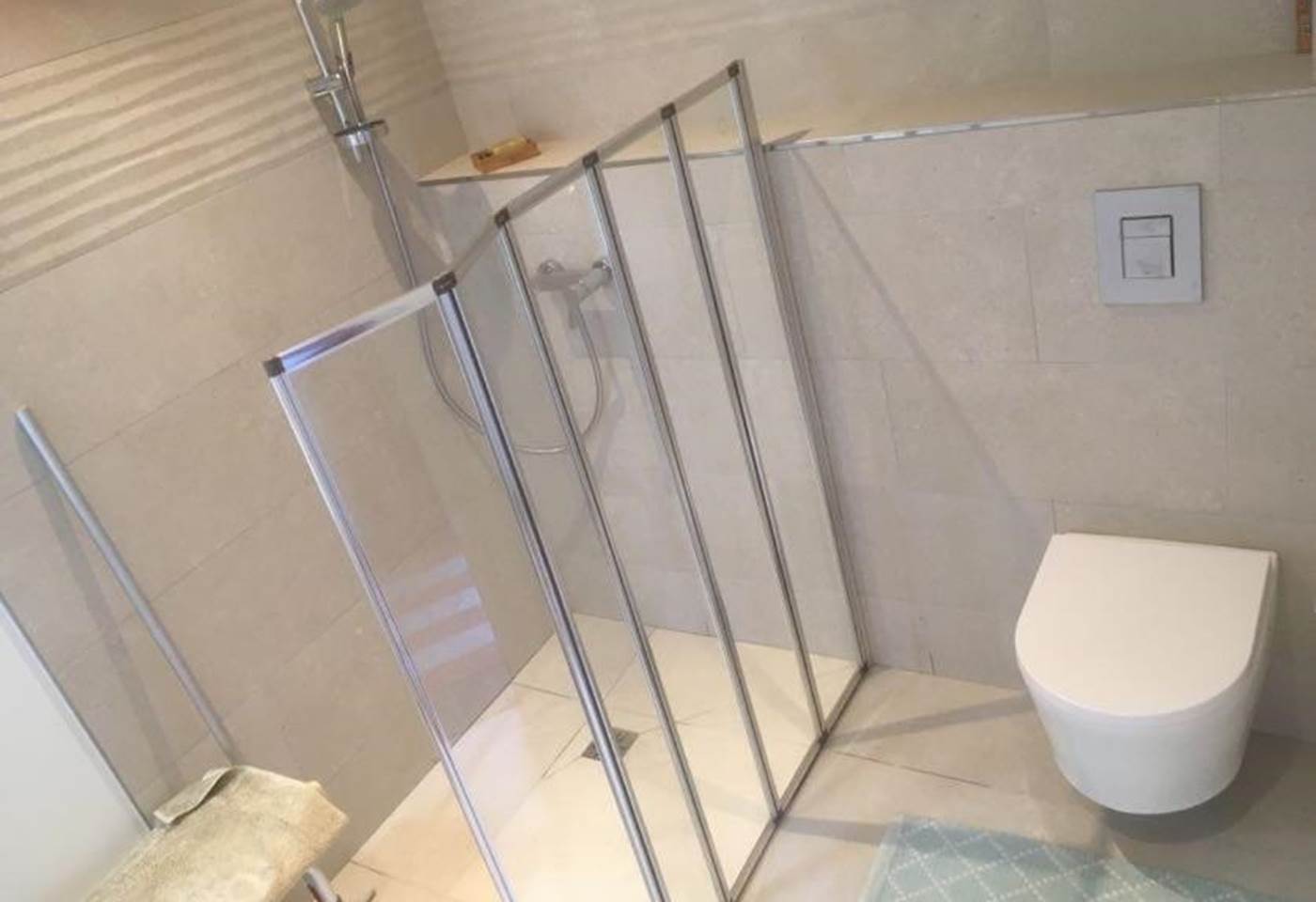 pipistrelles19-chambreshotes-lacdesechemaille-doucheitalienne-meymac