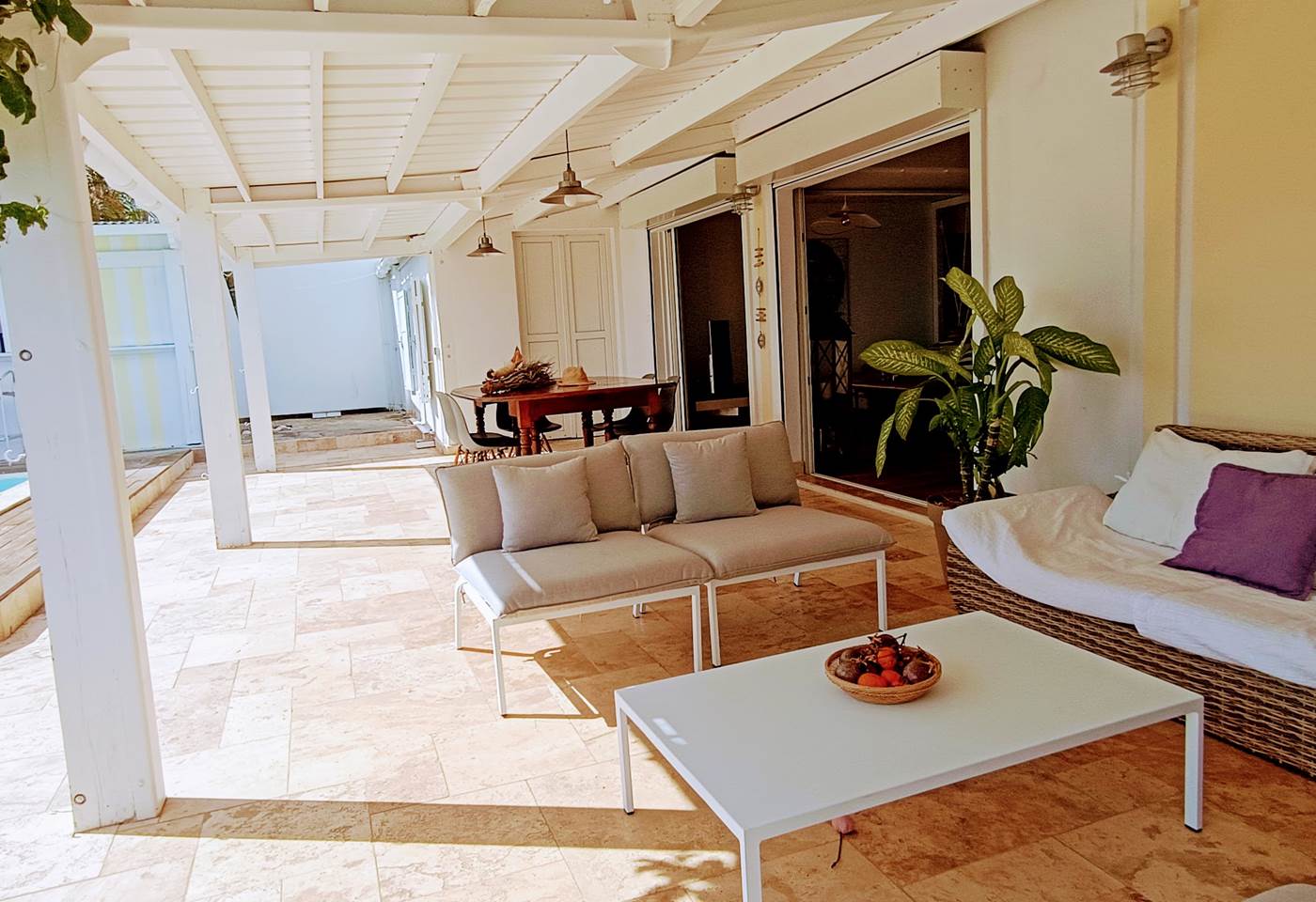 Belle varangue de 39m2 avec accès piscine