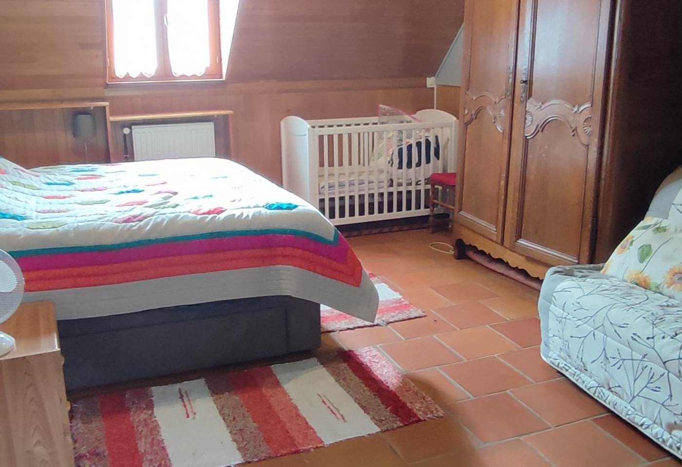 La grande chambre : lit 180, clic clac