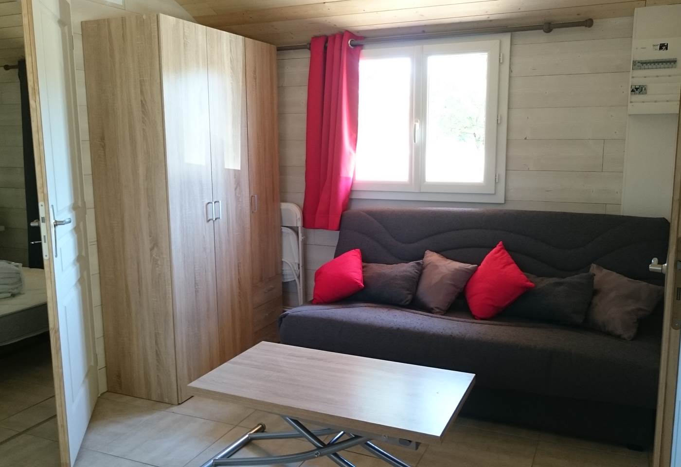 salon avec canapé convertible