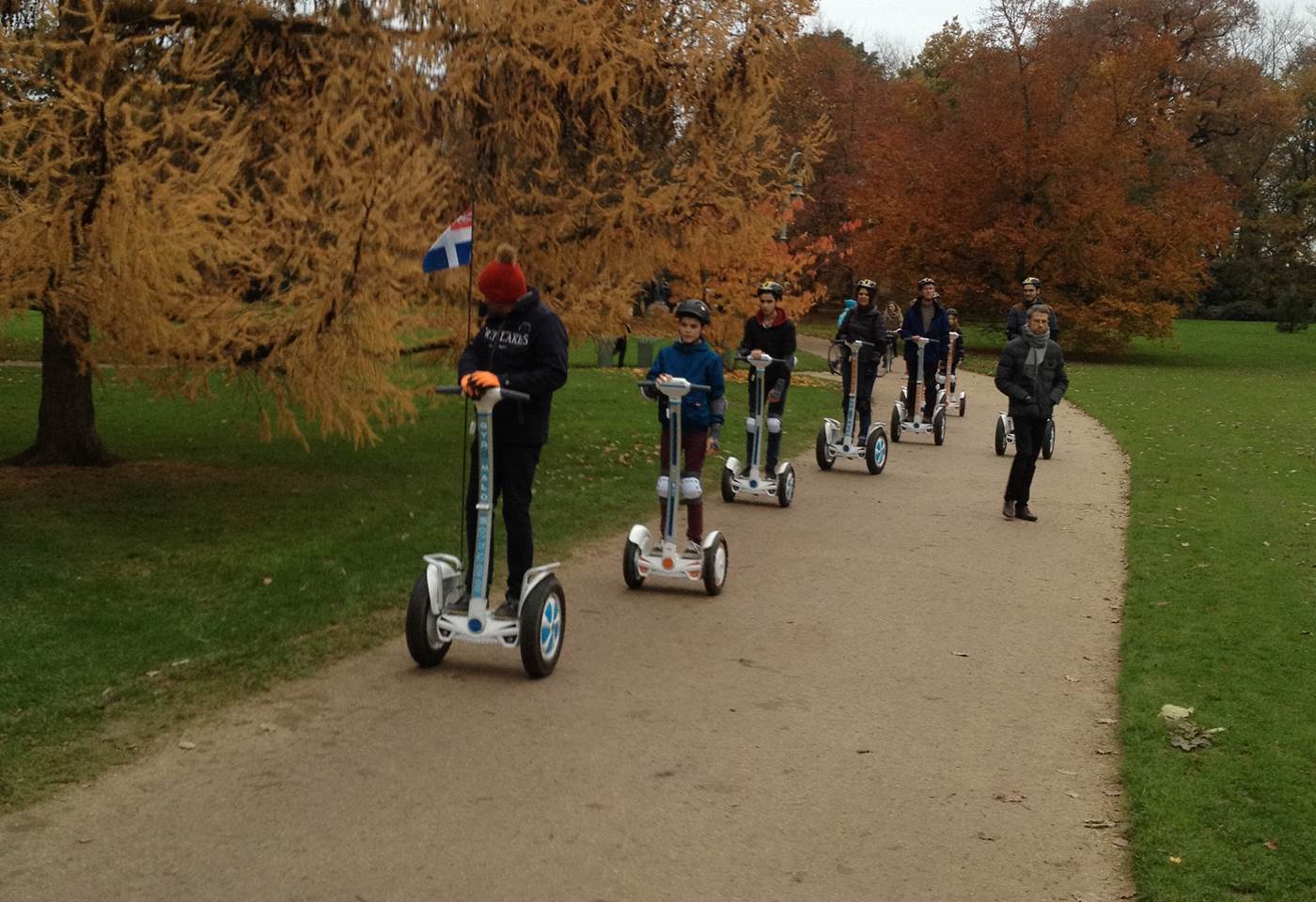 En colonne tranquille à flaner en "ZEN" pilotage parc du Thabor Rennes . Nov 2017